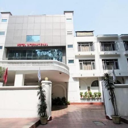 Hotel International Srinagar Exteriör bild