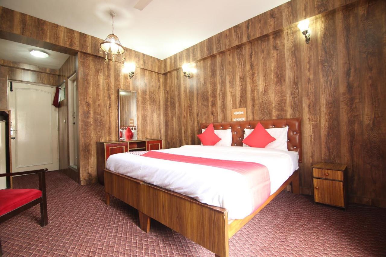 Hotel International Srinagar Exteriör bild
