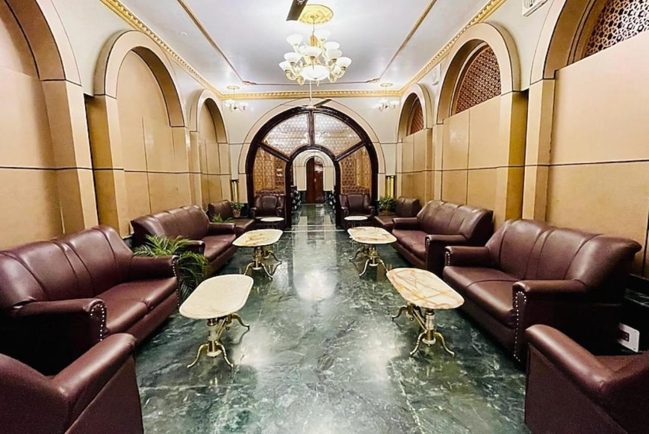 Hotel International Srinagar Exteriör bild