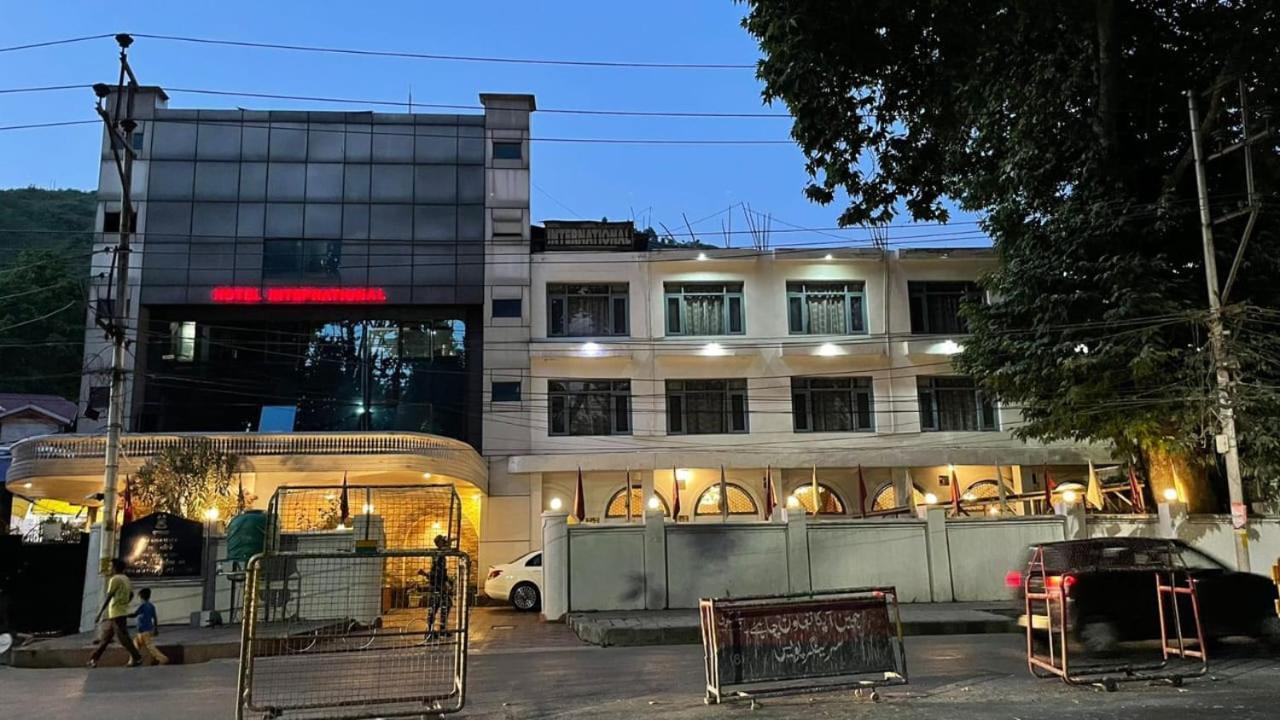 Hotel International Srinagar Exteriör bild